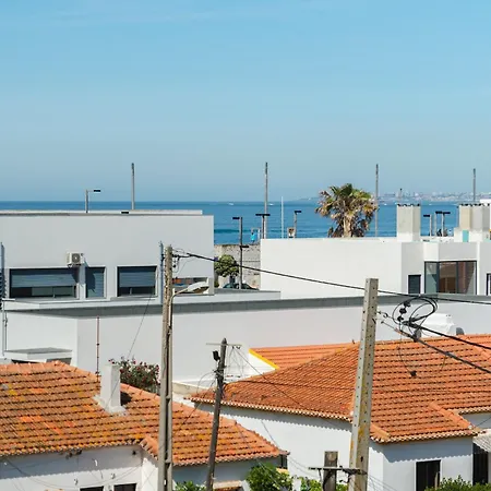 Sea View & Sundown, 150m From The And Surf Spots * Costa de Caparica